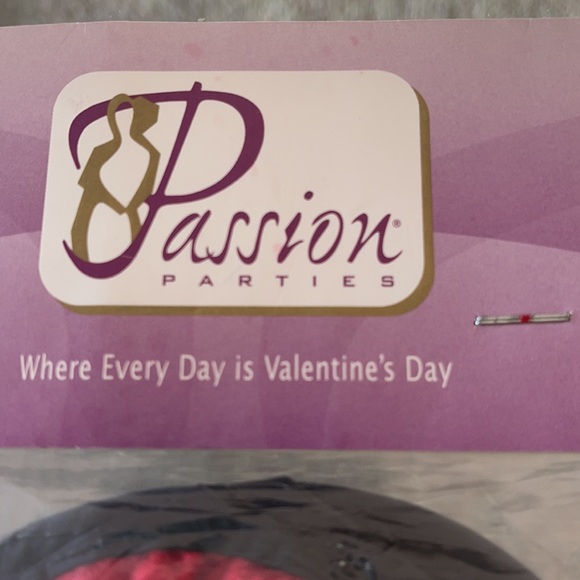 Red Mask unopened - Picture 3 of 3